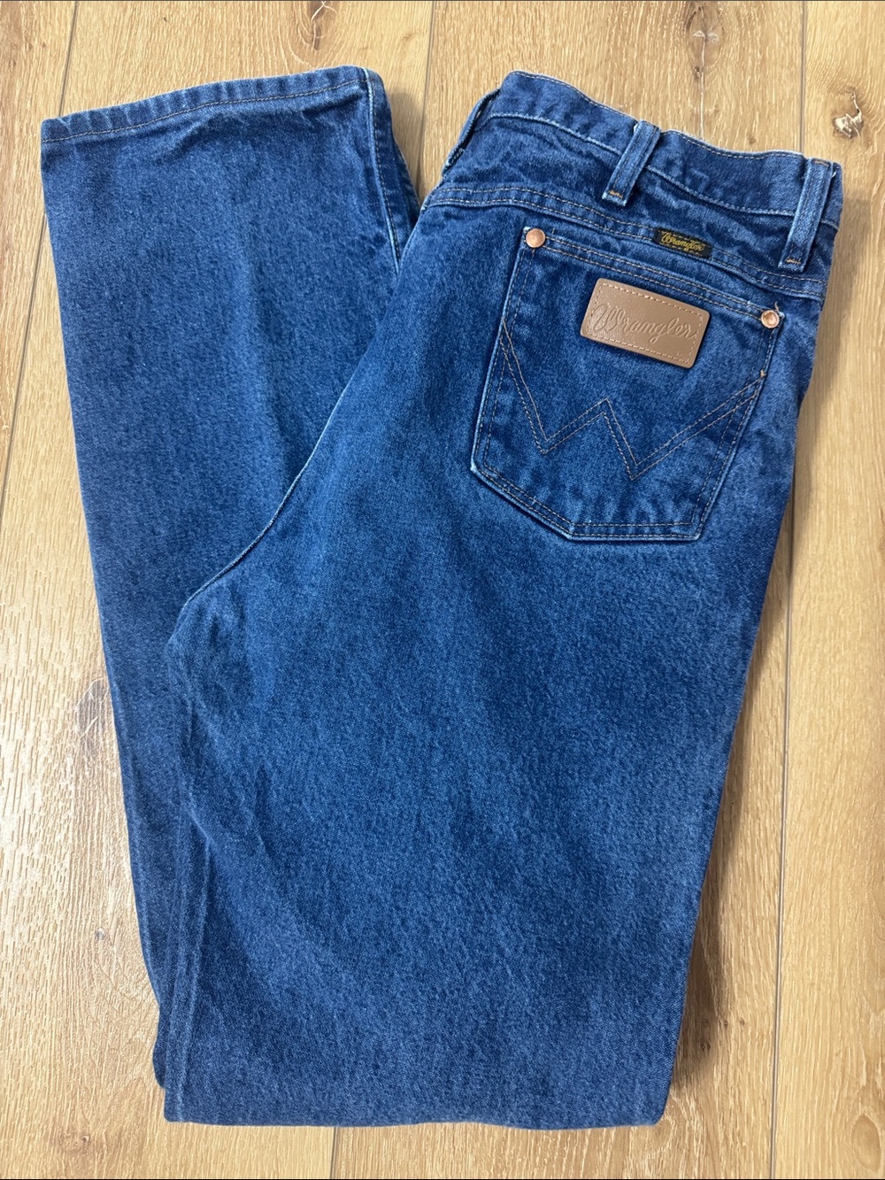 Wrangler Men's Straight Jeans in Deep Blue Wash